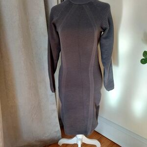 Elegant Gray Ribbed Knit Dress
